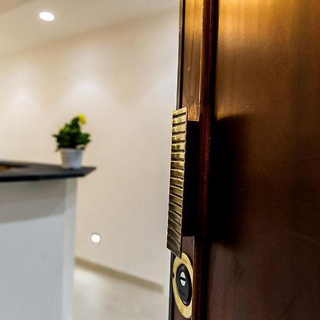 Mr. Charlie Brown Hotel โรม ภายนอก รูปภาพ