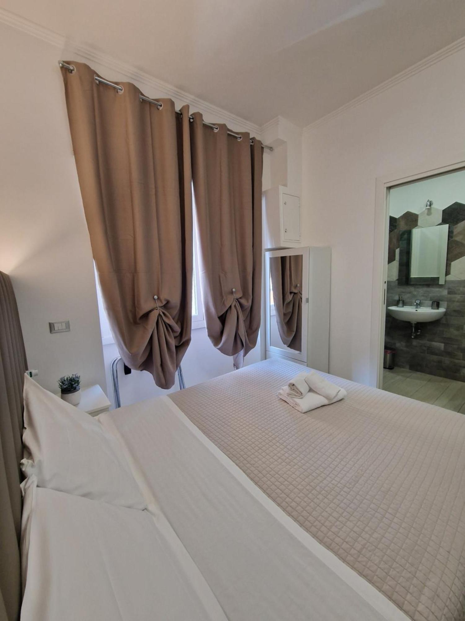 Mr. Charlie Brown Hotel โรม ภายนอก รูปภาพ