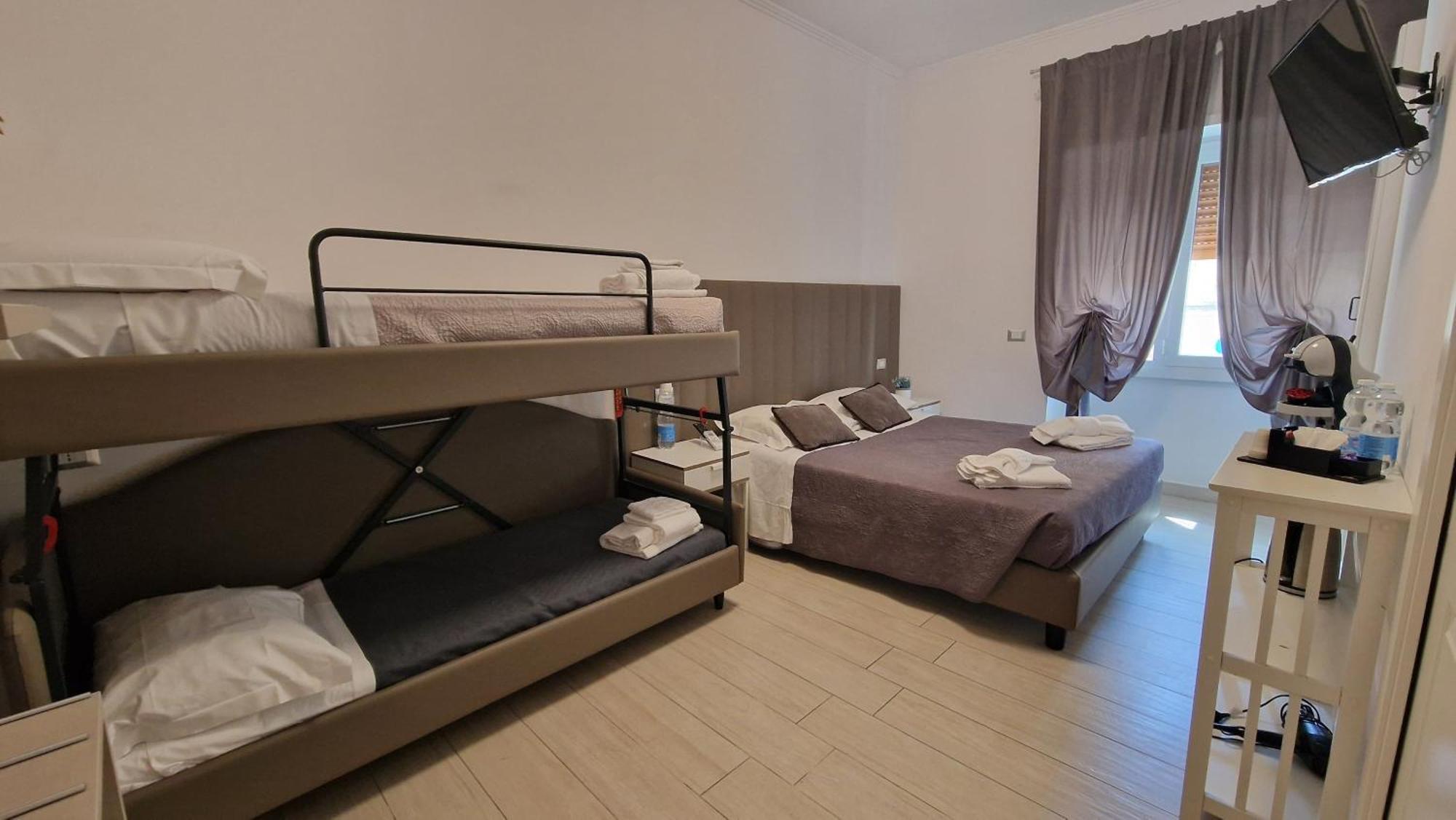 Mr. Charlie Brown Hotel โรม ภายนอก รูปภาพ