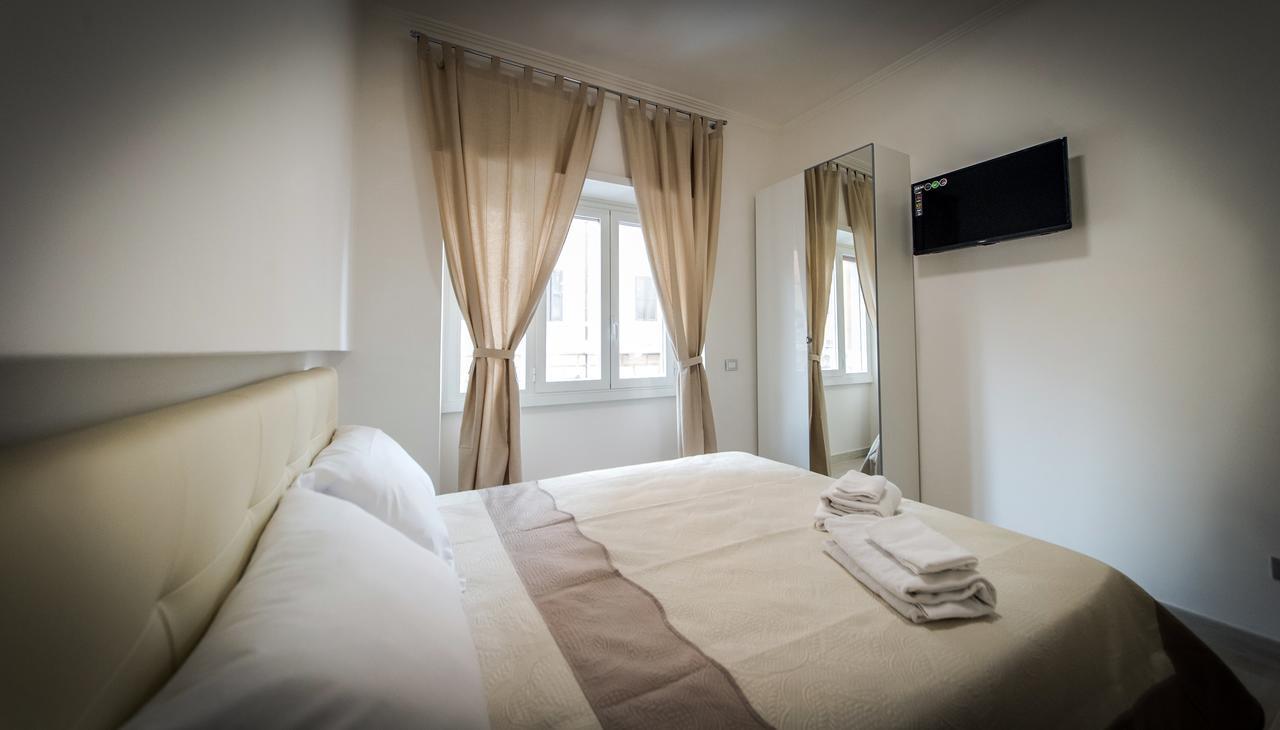 Mr. Charlie Brown Hotel โรม ภายนอก รูปภาพ
