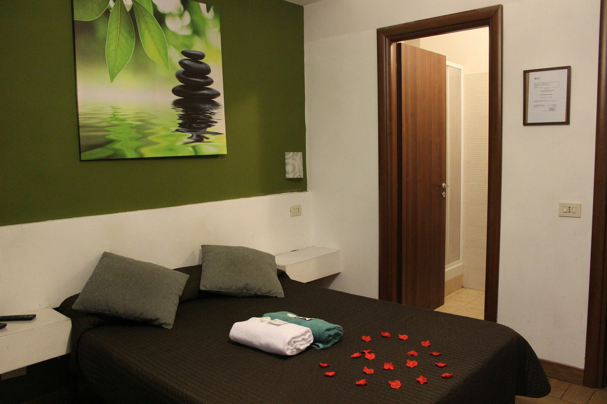 Mr. Charlie Brown Hotel โรม ภายนอก รูปภาพ