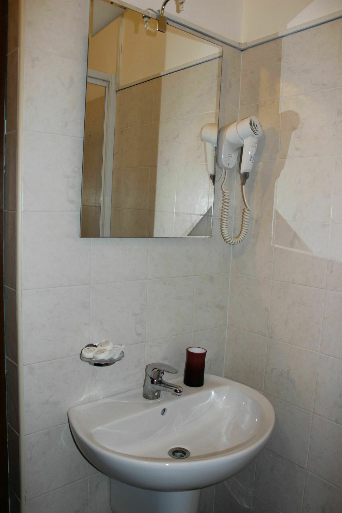 Mr. Charlie Brown Hotel โรม ภายนอก รูปภาพ