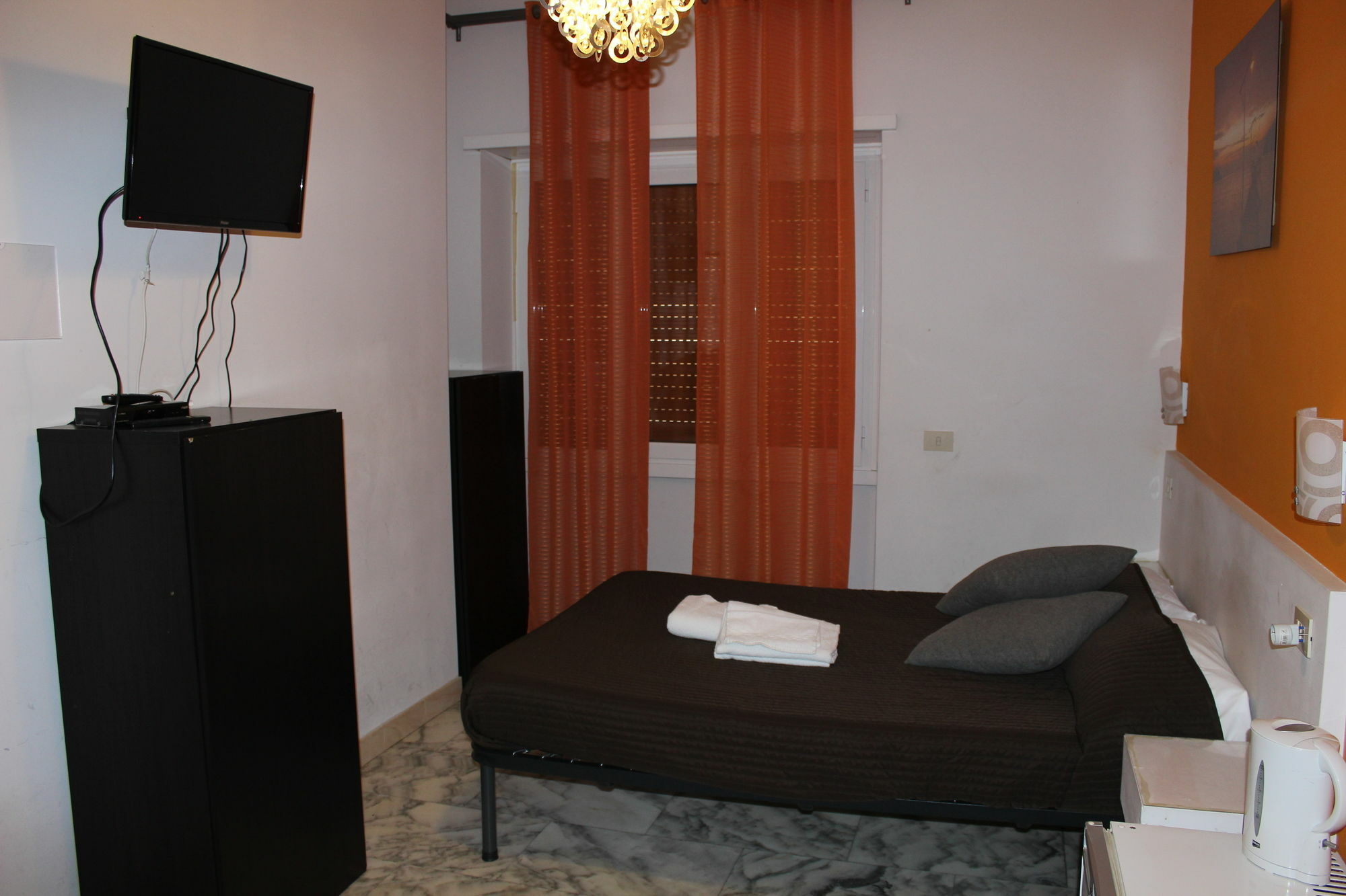 Mr. Charlie Brown Hotel โรม ภายนอก รูปภาพ