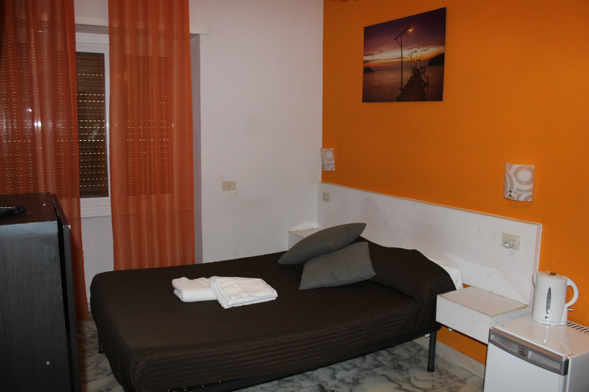 Mr. Charlie Brown Hotel โรม ภายนอก รูปภาพ