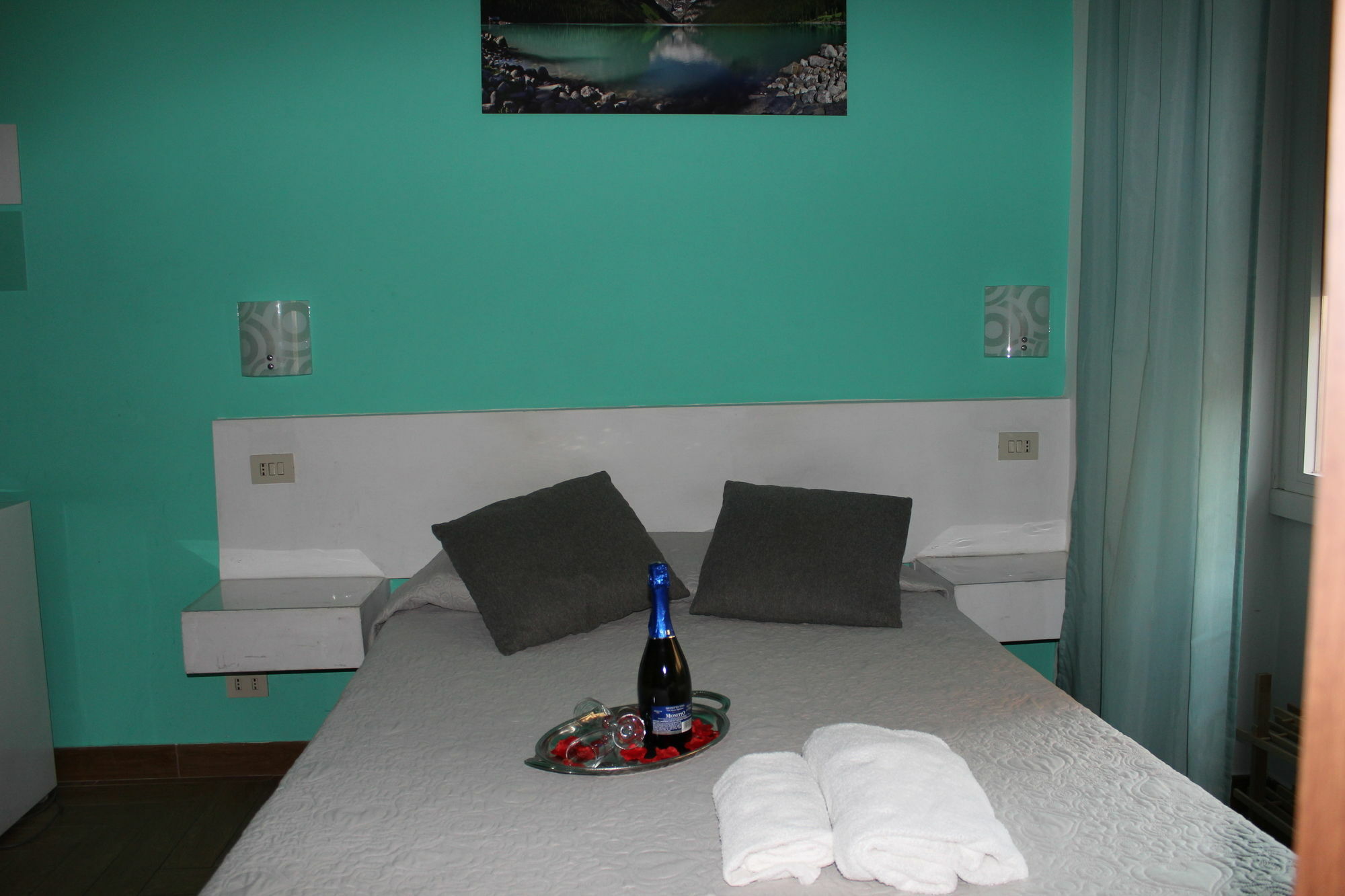 Mr. Charlie Brown Hotel โรม ภายนอก รูปภาพ