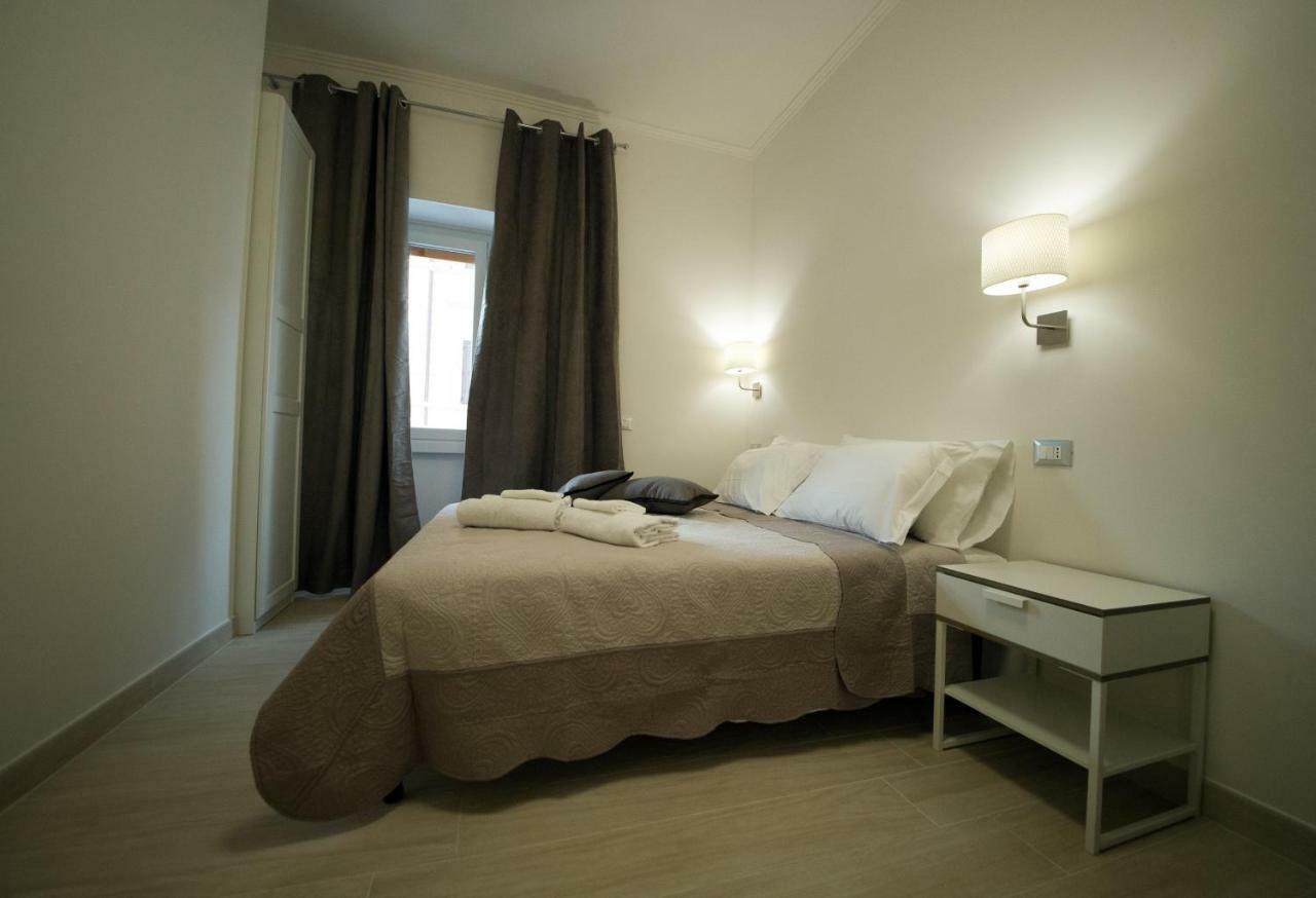 Mr. Charlie Brown Hotel โรม ภายนอก รูปภาพ